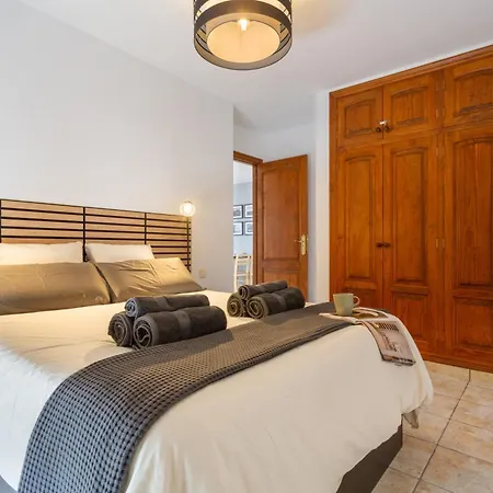 El Pico Apartament La Santa